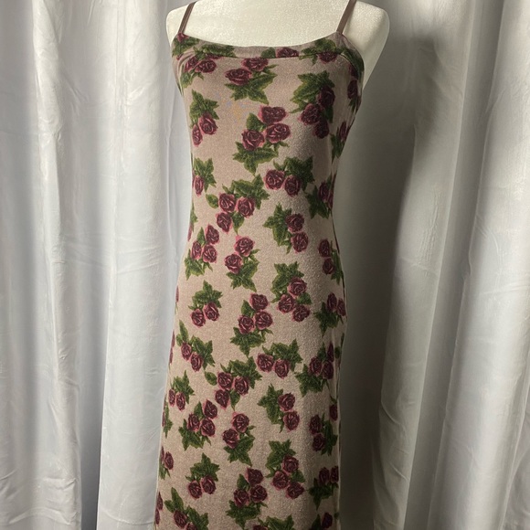 BETSEY JOHNSON sexy floral dress. - Picture 4 of 14
